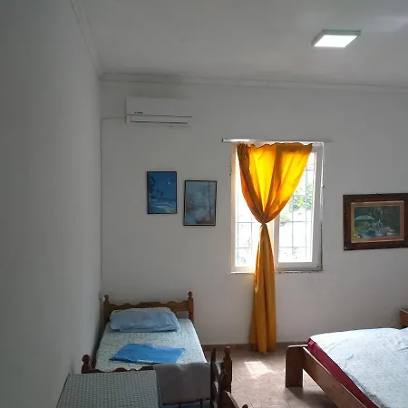 Hostel Rozafa Ferry &