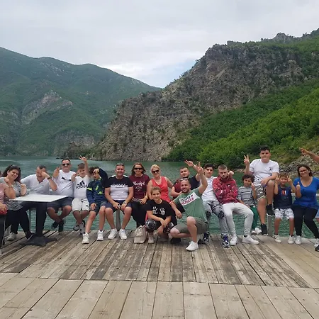 Rozafa Ferry & Hostel *