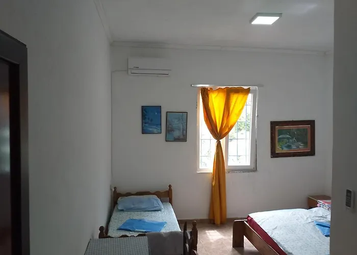 Hostel Rozafa Ferry &