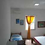 Hostal Rozafa Ferry &