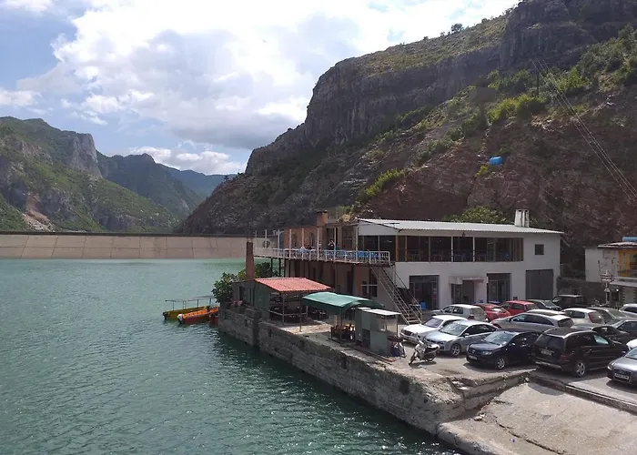 Rozafa Ferry & بيت شباب *